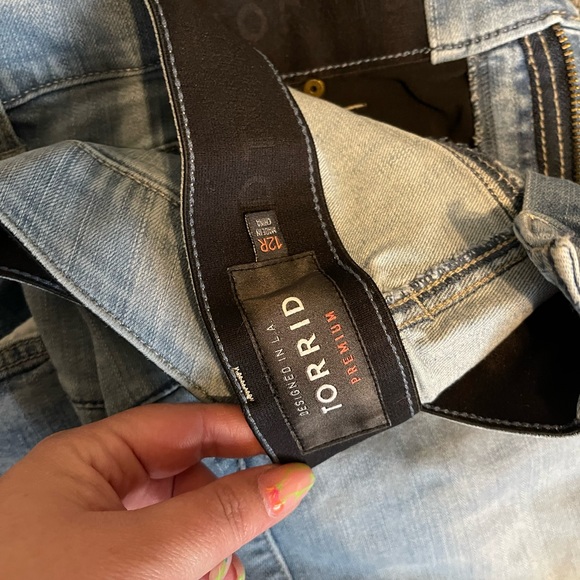 9 pairs of torrid jeans size 12 - Picture 3 of 10